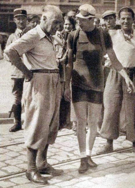 Henri Desgrange et Gino Bartali sur le Tour de France en juillet 1937.