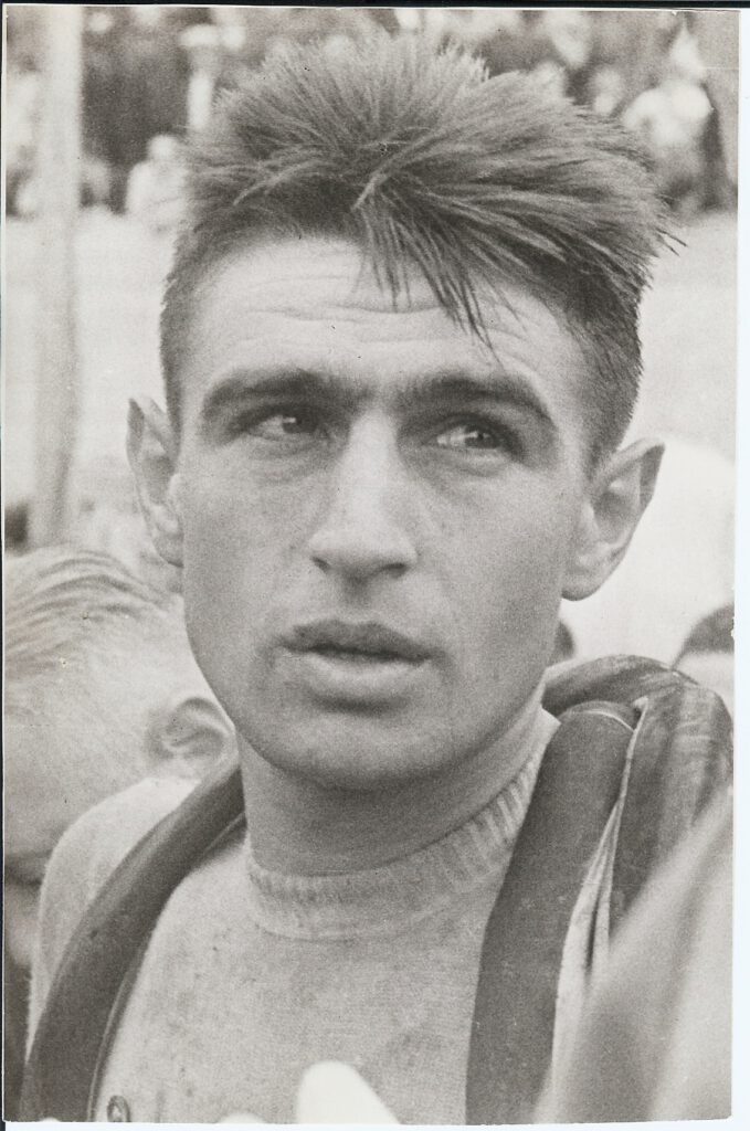 Photo of my father René VIETTO in replacement of the one indicated at the head of the page indicating René Vietto during the Wolber Prize in 1934, not being him.